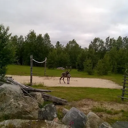 Semesterbostad Home, Sami Village