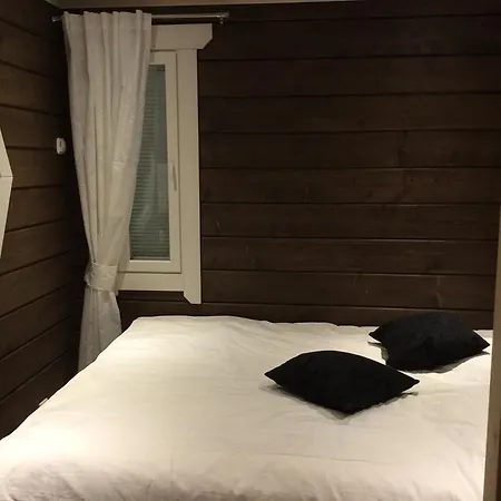 Home, Sámi Village Nyaraló